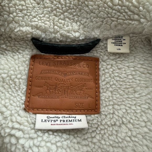 Levis jacket - Picture 5 of 5